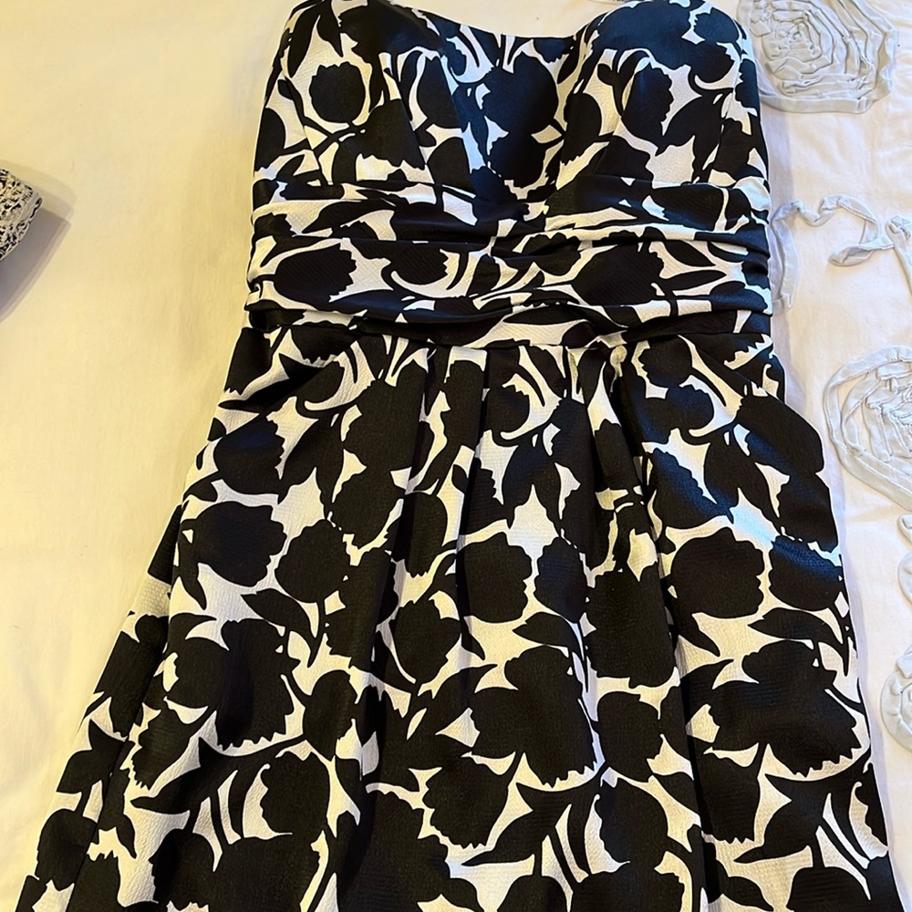 Perfect cocktail dress!!! Black and white simply perfect